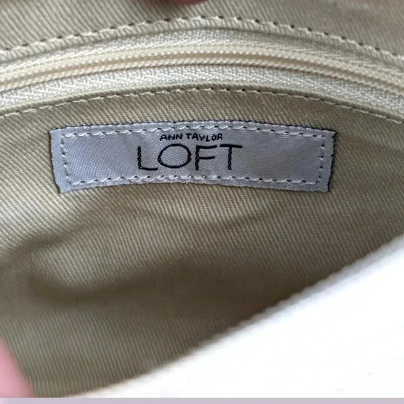 Ann Taylor Loft Small White Purse - Picture 9 of 9